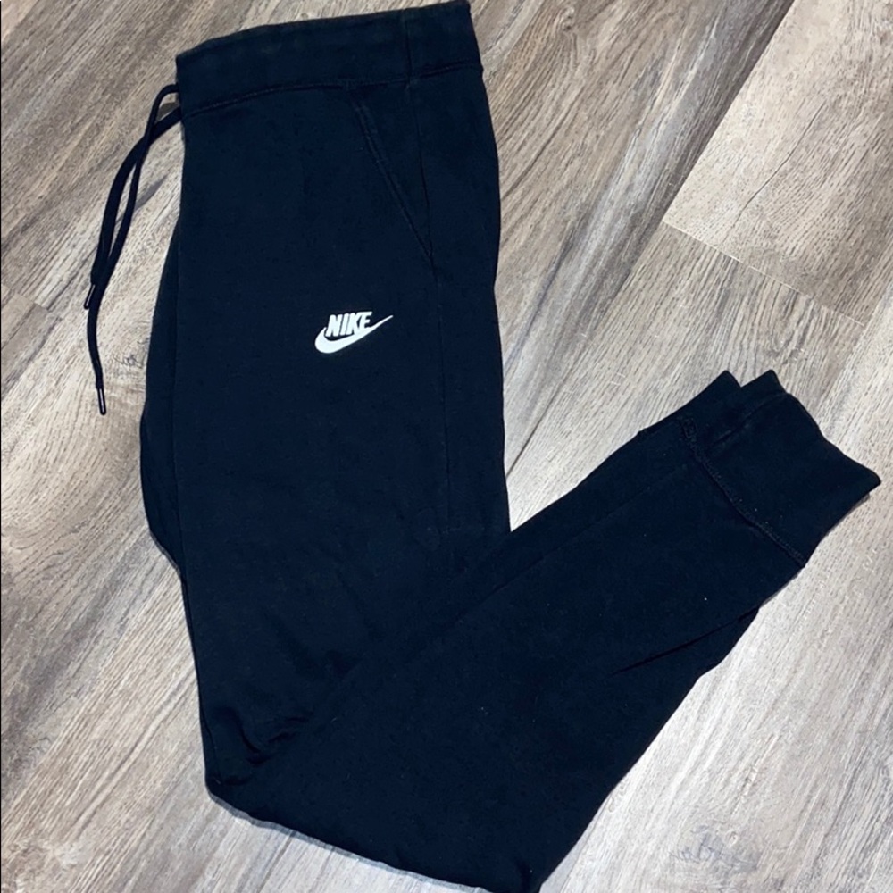 black nike joggers✨